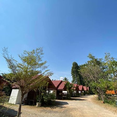 Baan Suan Sukjai Resort Chaiyaphum Exterior foto