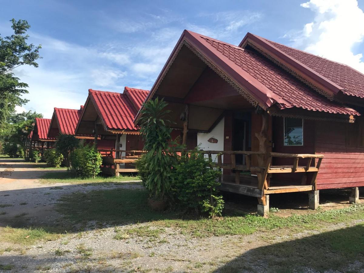 Baan Suan Sukjai Resort Chaiyaphum Exterior foto